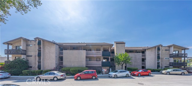 2298 Rose Ave #402, Signal Hill, CA 90755