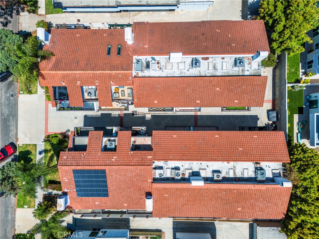 https://media.crmls.org/medias/1a84769e-96b4-46fc-b3dc-2cd253f442e6.jpg?preset=X-Large