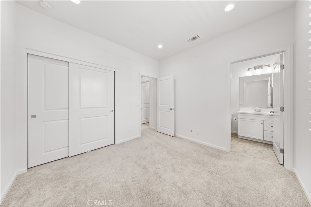 1a84b8e2 8559 4d63 B2a3 2d2a2befa011