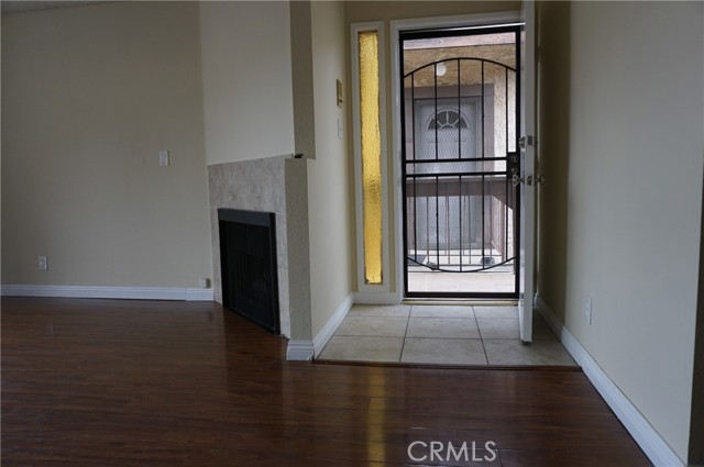 Detail Gallery Image 5 of 32 For 9312 Palm St #206,  Bellflower,  CA 90706 - 2 Beds | 2 Baths