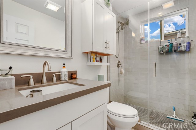 2704 Gates Avenue, Redondo Beach, California 90278, ,Residential Income,Sold,Gates,SB22164603
