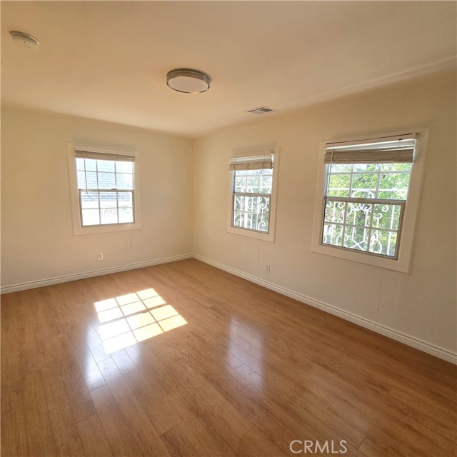 Detail Gallery Image 13 of 21 For 2035 Rangeview, Glendale,  CA 91201 - 3 Beds | 2/1 Baths