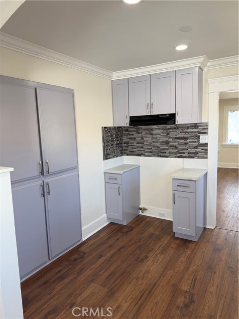 Detail Gallery Image 6 of 22 For 1305 E 17th, Long Beach,  CA 90813 - 2 Beds | 1 Baths