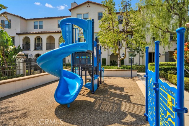 Detail Gallery Image 33 of 38 For 986 Sweetbriar Ln #B,  Azusa,  CA 91702 - 2 Beds | 2 Baths