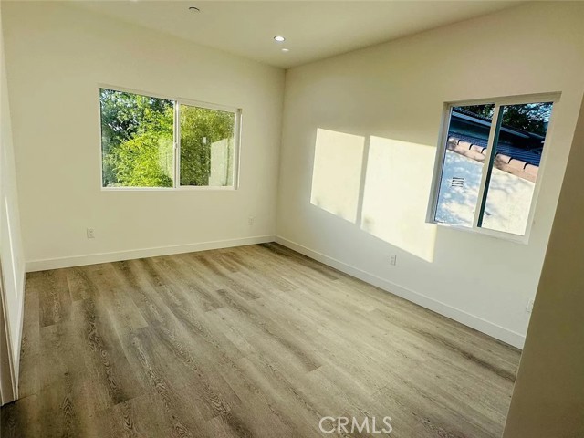 Detail Gallery Image 7 of 10 For 22823 Crespi St.,, Woodland Hills,  CA 91364 - 2 Beds | 2/1 Baths