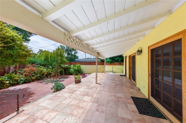 Detail Gallery Image 18 of 23 For 8924 Chimineas Ave, Northridge,  CA 91325 - 4 Beds | 2 Baths