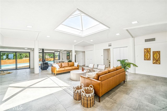 Detail Gallery Image 8 of 64 For 15495 Washington St, Riverside,  CA 92506 - 4 Beds | 2 Baths