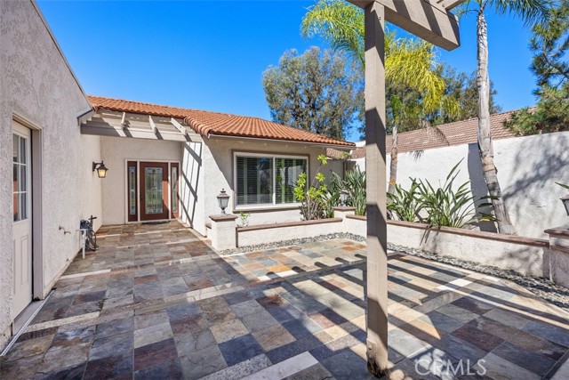 Detail Gallery Image 2 of 33 For 5011 Duverney, Laguna Woods,  CA 92637 - 2 Beds | 2 Baths