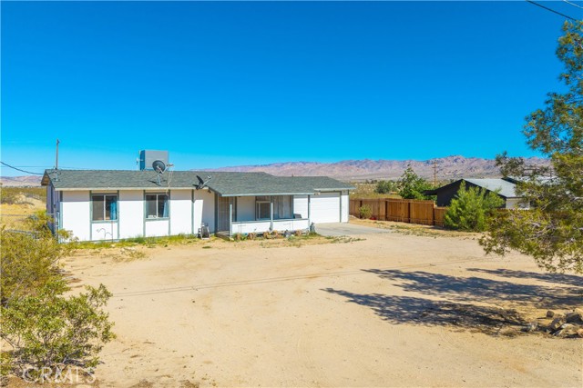 Detail Gallery Image 1 of 38 For 4805 Avenida La Mirada, Joshua Tree,  CA 92252 - 3 Beds | 2 Baths