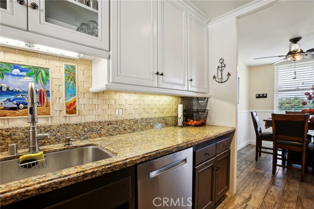 Detail Gallery Image 10 of 54 For 16552 Harbour Ln #14,  Huntington Beach,  CA 92649 - 3 Beds | 2/1 Baths