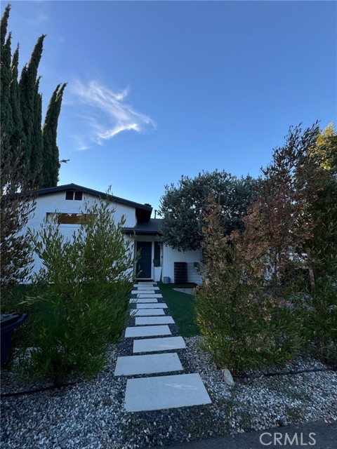 23715 Valley View Road, Calabasas CA: https://media.crmls.org/medias/1a892dc1-88ca-40ef-9859-16a43e741b3d.jpg