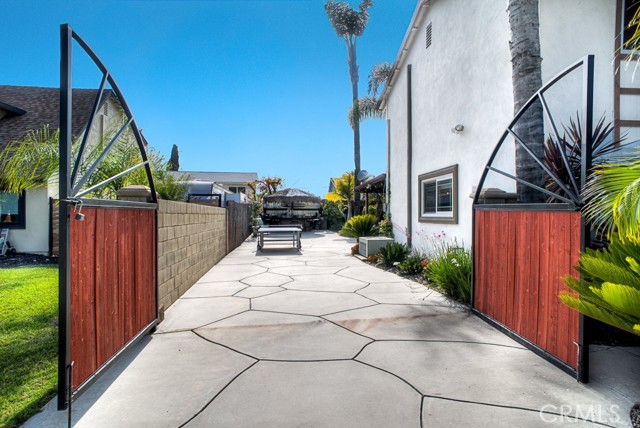 Detail Gallery Image 21 of 36 For 2061 Apollo Ct, Simi Valley,  CA 93065 - 4 Beds | 2/1 Baths