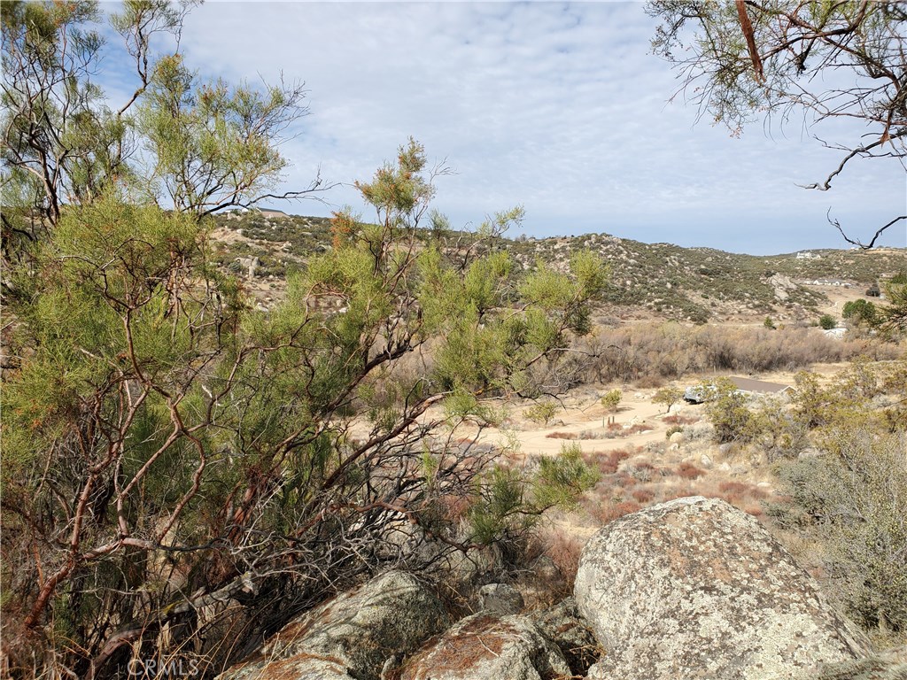 48775 Leaning Rock Court