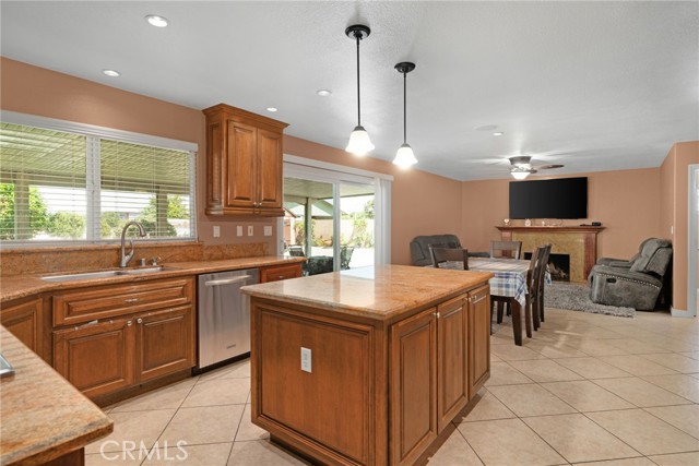 Detail Gallery Image 16 of 46 For 5337 Sulphur Dr, Jurupa Valley,  CA 91752 - 4 Beds | 2/1 Baths