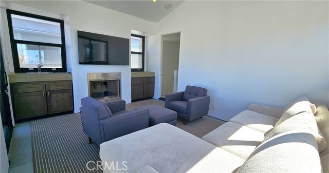 Detail Gallery Image 22 of 24 For 237 1st St, Huntington Beach,  CA 92648 - 4 Beds | 3/2 Baths