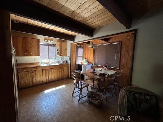 Detail Gallery Image 6 of 17 For 729 Birch St, Big Bear Lake,  CA 92315 - 2 Beds | 2 Baths