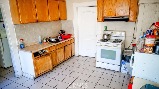 Detail Gallery Image 6 of 15 For 435 S Sierra Nevada St, Stockton,  CA 95205 - 3 Beds | 1 Baths