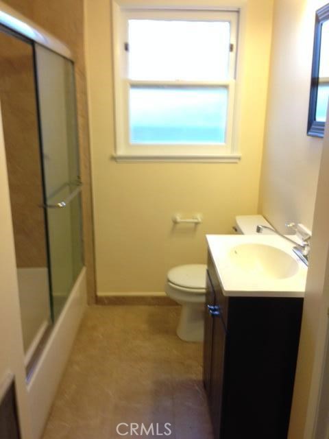 Detail Gallery Image 10 of 18 For 19224 Sylvan St, Tarzana,  CA 91335 - 3 Beds | 2 Baths