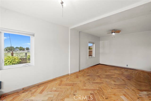 120 E 27th Street, National City CA: https://media.crmls.org/medias/1a8d172e-5016-4ccb-a938-949946996d39.jpg