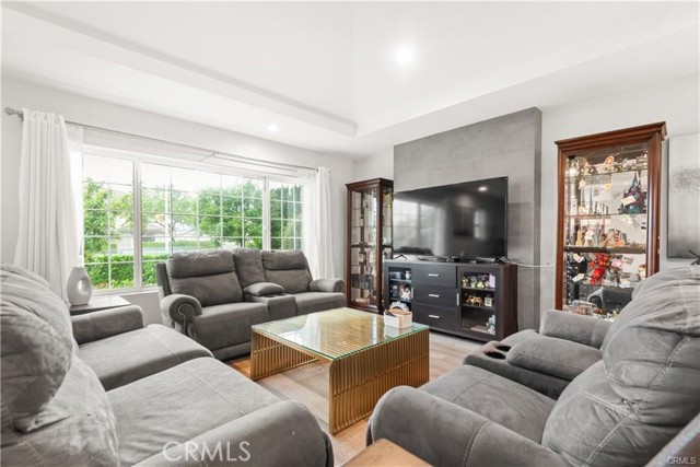 Front Image Thumbnail for CROC25265314