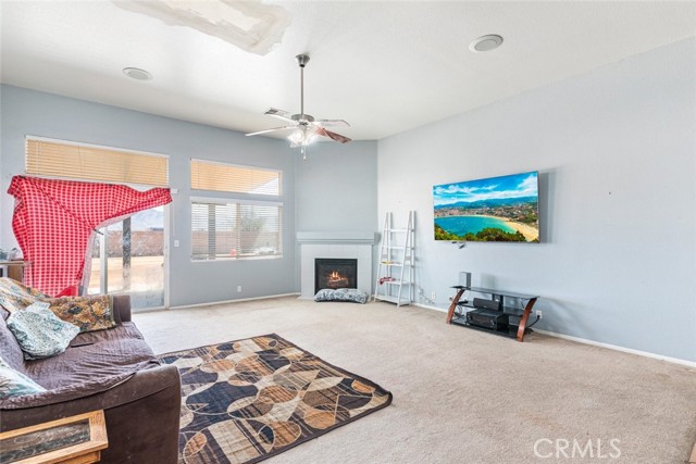 Detail Gallery Image 13 of 35 For 14193 Fresian, Apple Valley,  CA 92307 - 4 Beds | 3 Baths