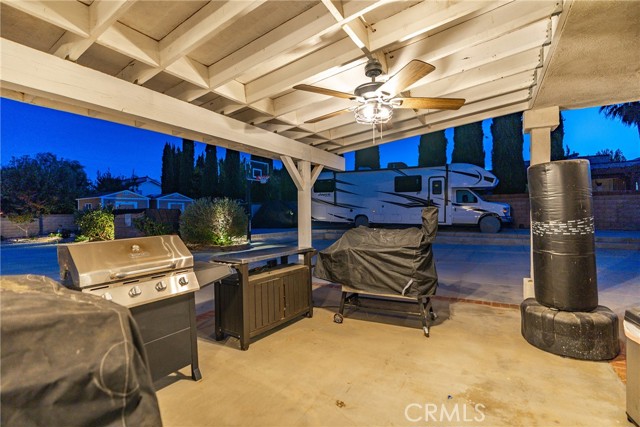 Detail Gallery Image 12 of 60 For 41056 Ridgegate Ln, Palmdale,  CA 93551 - 5 Beds | 3/1 Baths