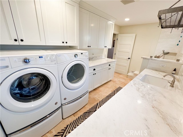 923 Lake Edge Way, Lake Arrowhead CA: https://media.crmls.org/medias/1a8ed4d9-29c6-4f30-8cf1-de1cd370a665.jpg