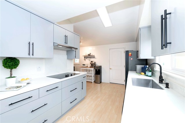 710 N Modena Street, Anaheim CA: https://media.crmls.org/medias/1a8ef86d-ad50-451e-9a1d-a5a1f452eb35.jpg