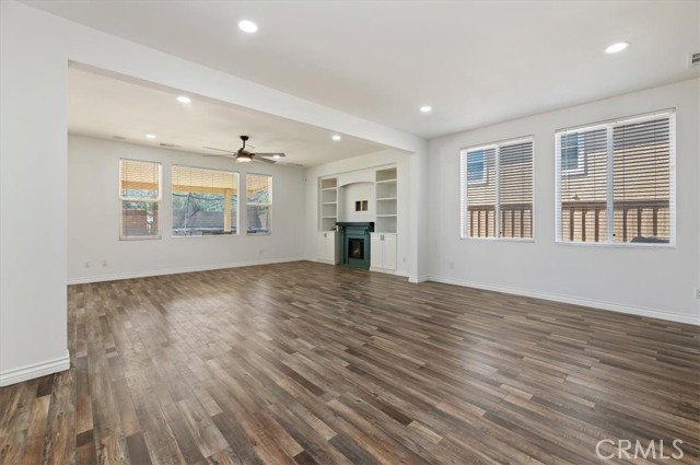 Detail Gallery Image 7 of 35 For 34073 Corktree, Lake Elsinore,  CA 92532 - 4 Beds | 2/1 Baths