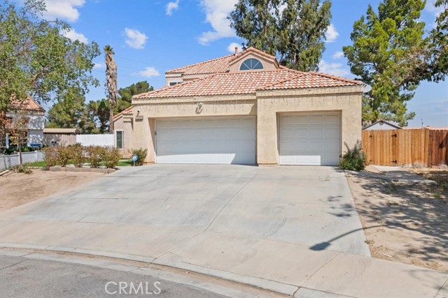 4023 Lexington Court, Palmdale CA: https://media.crmls.org/medias/1a8fbf11-2f4c-42b2-88ec-518d8df8c494.jpg