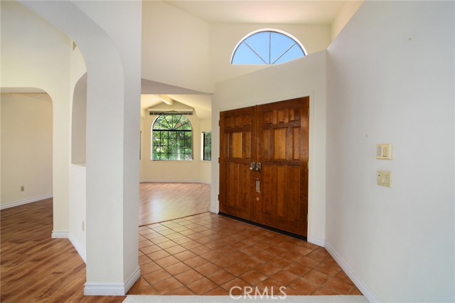 8022 Valley Flores Drive photo 4