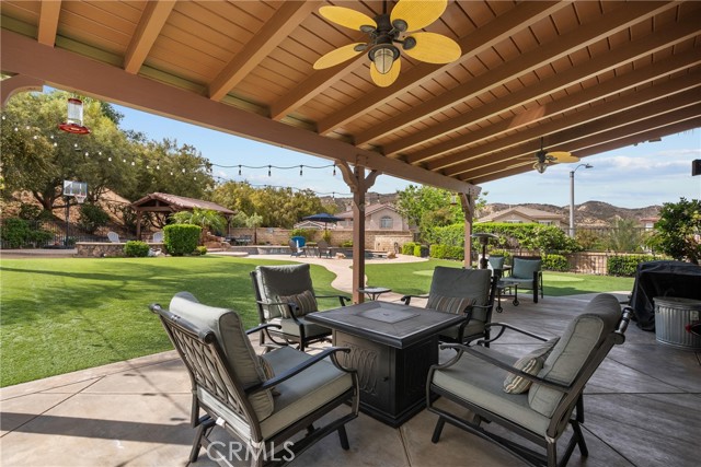 30463 Vineyard Lane, Castaic CA: https://media.crmls.org/medias/1a92caf2-5007-4436-b93c-2a98da3bff9a.jpg