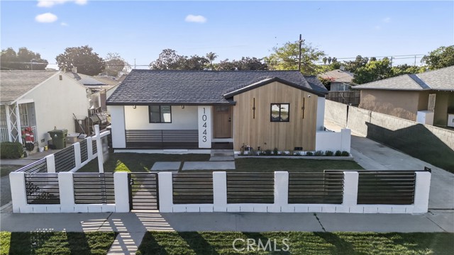 Front Image Thumbnail for CRDW26033431