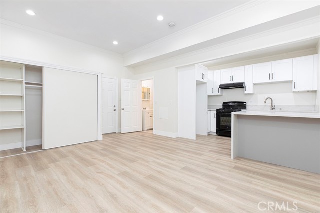 Detail Gallery Image 5 of 14 For 14319 Tiara St #2,  Van Nuys,  CA 91401 - 0 Beds | 1 Baths