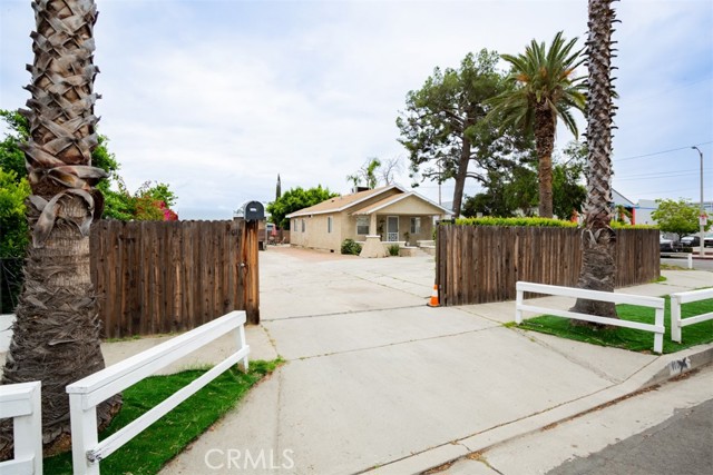 Detail Gallery Image 1 of 1 For 11018 Olinda St, Sun Valley,  CA 91352 - 3 Beds | 2 Baths