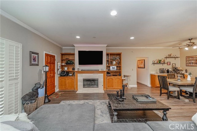 Detail Gallery Image 5 of 19 For 17200 Newhope St #334,  Fountain Valley,  CA 92708 - 2 Beds | 2 Baths