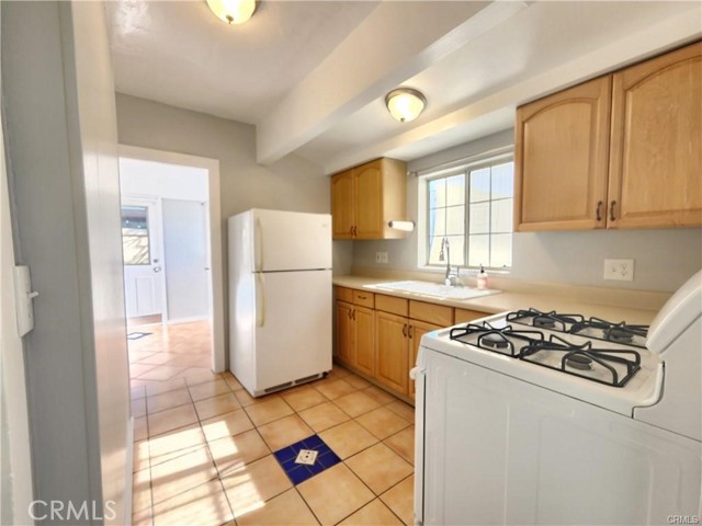 Detail Gallery Image 3 of 12 For 116 N Alta Vista Ave, Monrovia,  CA 91016 - 2 Beds | 1 Baths