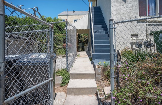 Detail Gallery Image 25 of 33 For 2211 W 2nd St, Los Angeles,  CA 90057 - 6 Beds | 4 Baths