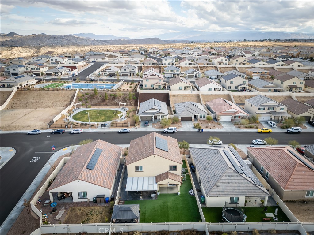 https://media.crmls.org/medias/1a964465-f602-4140-8ecc-8951d43d6b04.jpg?preset=X-Large