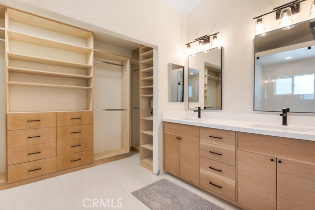 Detail Gallery Image 12 of 27 For 545 Shadow Ln, Simi Valley,  CA 93065 - 4 Beds | 2/1 Baths
