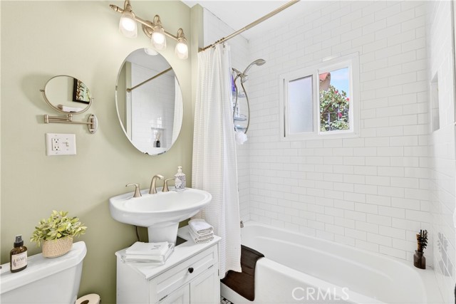 Detail Gallery Image 20 of 35 For 40 La Verne Ave, Long Beach,  CA 90803 - 4 Beds | 3 Baths