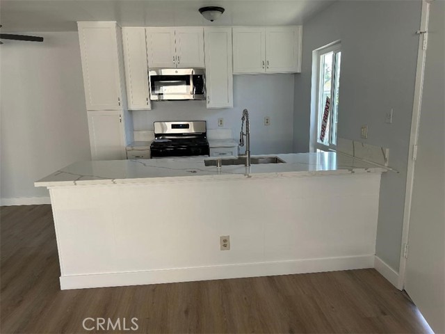 Detail Gallery Image 2 of 18 For 2811 S Fairview #B,  Santa Ana,  CA 92704 - 1 Beds | 1 Baths