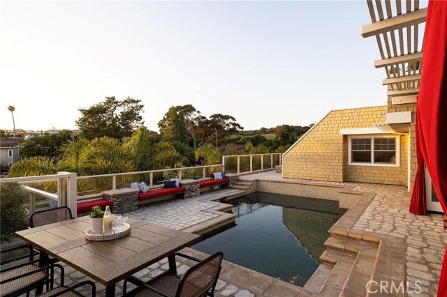 633 Rockford Road, Corona del Mar CA: https://media.crmls.org/medias/1a97d19d-3648-4080-9ffc-59778e68f2ca.jpg