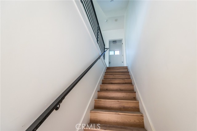 4507 W 18th St Drive, Los Angeles CA: https://media.crmls.org/medias/1a97db3d-9fb8-4b31-9489-12b076a37887.jpg