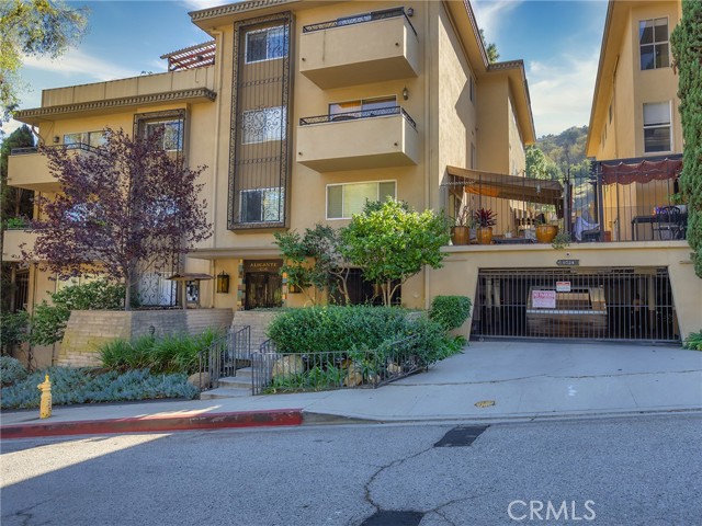 6724 Hillpark Drive, 302