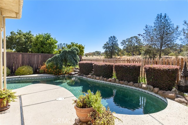 Detail Gallery Image 37 of 49 For 297 Saint Augustine Dr, Chico,  CA 95928 - 3 Beds | 3 Baths