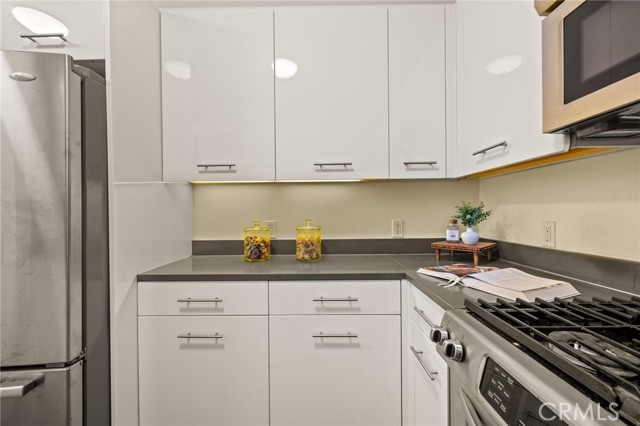 Detail Gallery Image 9 of 38 For 238 S Arroyo Pkwy #401,  Pasadena,  CA 91105 - 2 Beds | 2 Baths