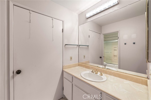 Detail Gallery Image 18 of 30 For 11831 Courtleigh Dr #203,  Los Angeles,  CA 90066 - 2 Beds | 2 Baths