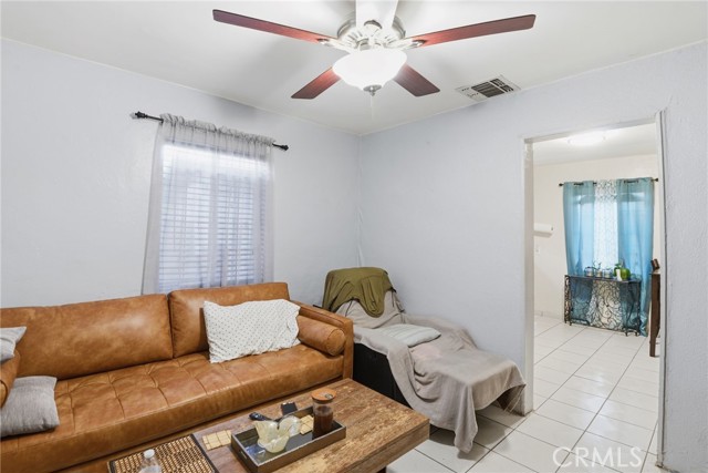 Detail Gallery Image 12 of 16 For 1038 Hollister St, San Fernando,  CA 91340 - – Beds | – Baths