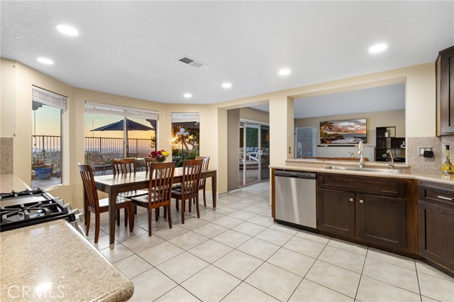 1701 Calle Catalina, San Dimas CA: https://media.crmls.org/medias/1a9a5d7b-7a35-4bae-b830-c5b2beb8b388.jpg